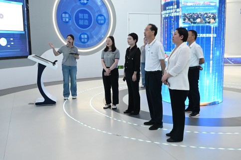 宜興市人大常委會(huì)領(lǐng)導(dǎo)一行參訪中辰股份